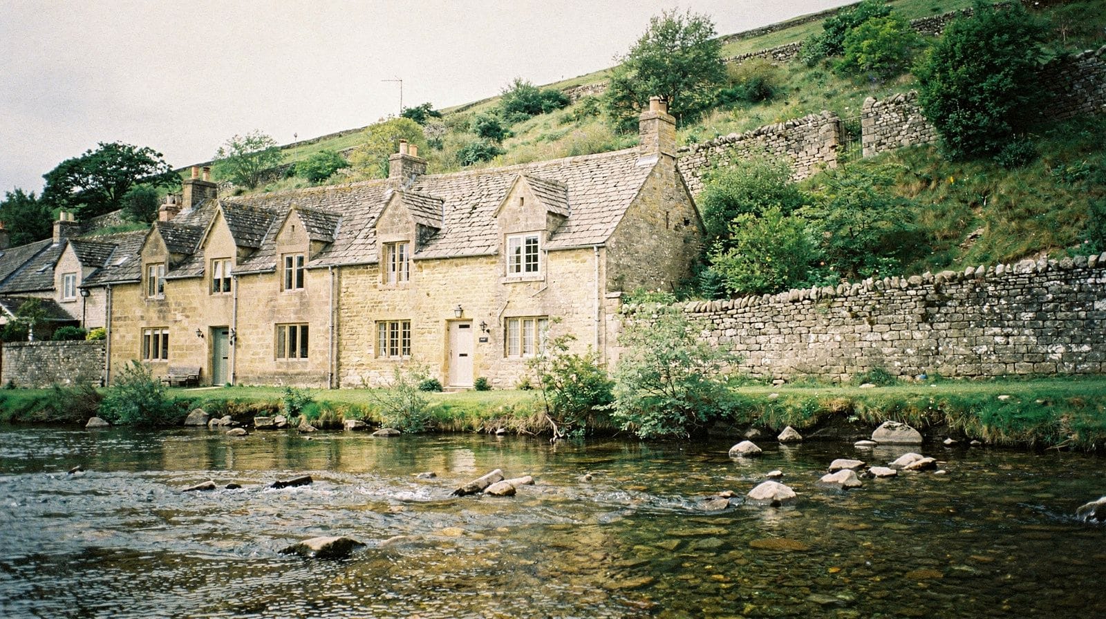 Cotswolds: un viaggio su strada tra i villaggi di pietra dorata dell'Inghilterra