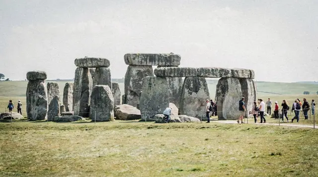 Stonehenge tours from London: what to book and skip