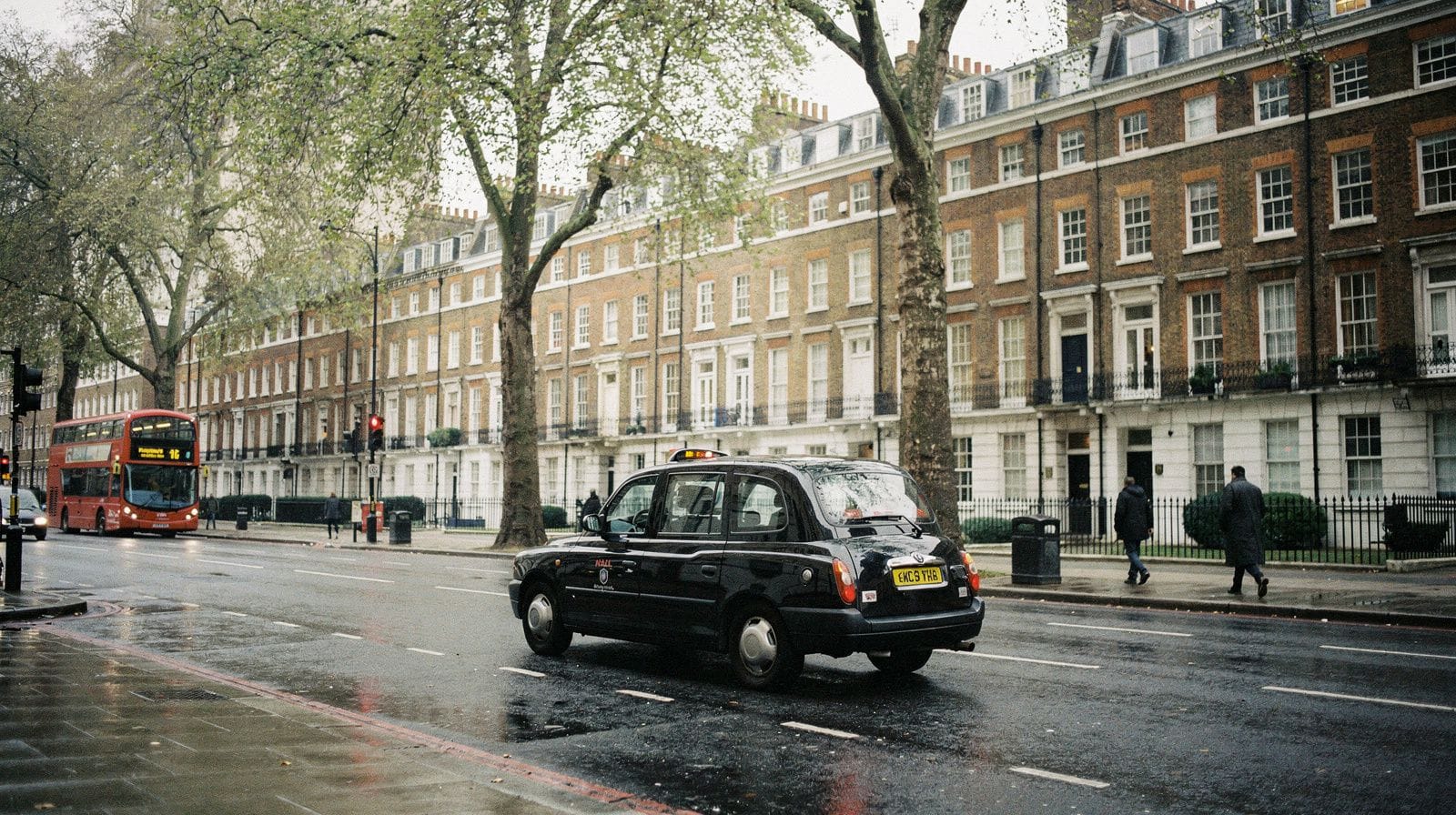 Black cab, tube of bus: hoe je echt door Londen komt