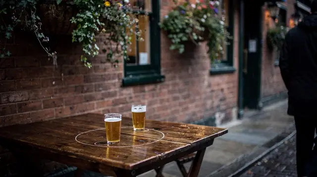 London nightlife and pub culture: a first-timer's guide