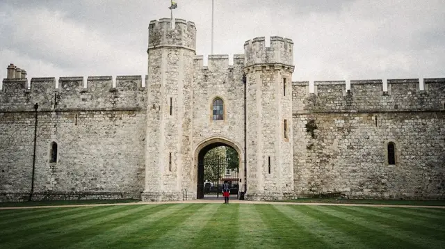 Tower of London and the City: royal London guide